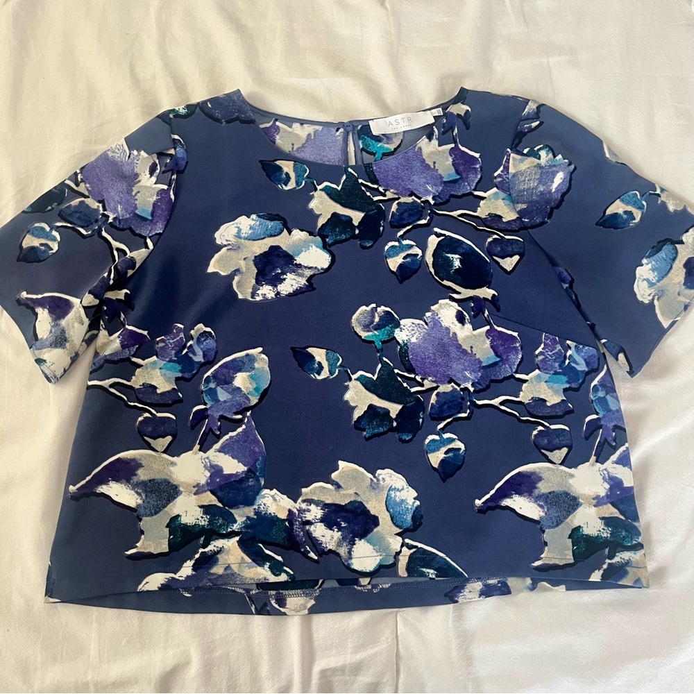Pre-loved ASTR Floral Boxy T-Shirt Blouse